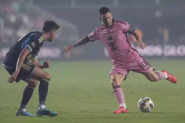 Messi Scores 2 Goals Against Philadelphia