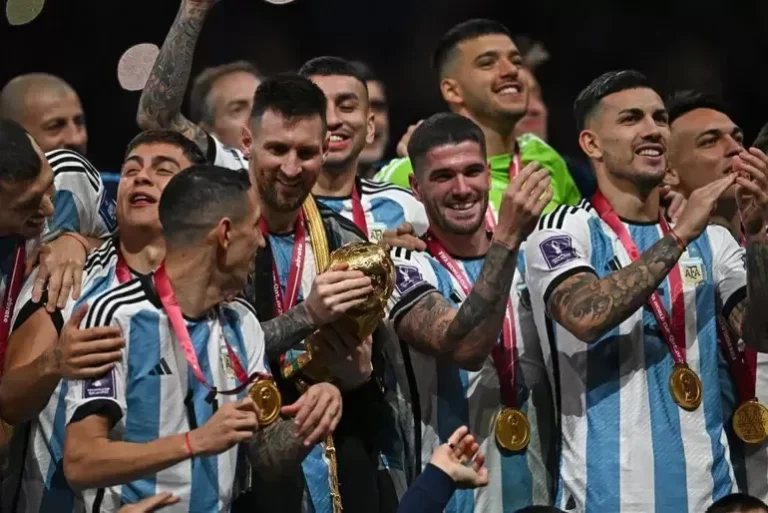 Argentina players rejoice after winning the 2022 Qatar World Cup. (AFP)