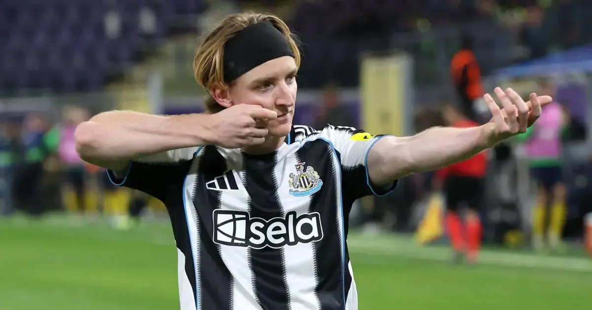 ബയേൺ മ്യൂണിക്കിലേക്ക് മാറാൻ താല്പര്യമെന്ന് ആന്റണി ഗോർഡൻ; താരത്തിനായി നീക്കവുമായി ക്ലബ്ബ്