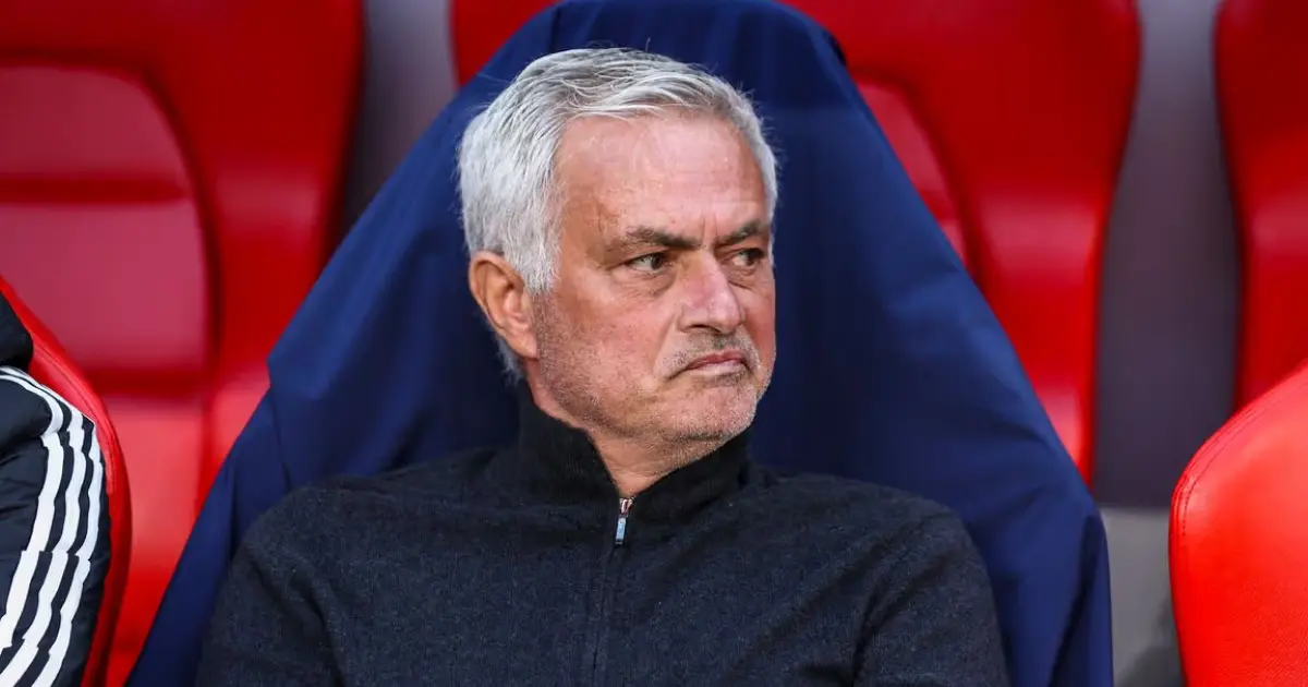 റിയൽ മാഡ്രിഡ് പരിശീലകനാകാൻ ജോസ് മൗറീഞ്ഞോ; ഫ്ലോറന്റീനോ പെരസിന്റെ വിളിക്കായി കാത്തിരിക്കുന്നുവെന്ന് റിപ്പോർട്ട്