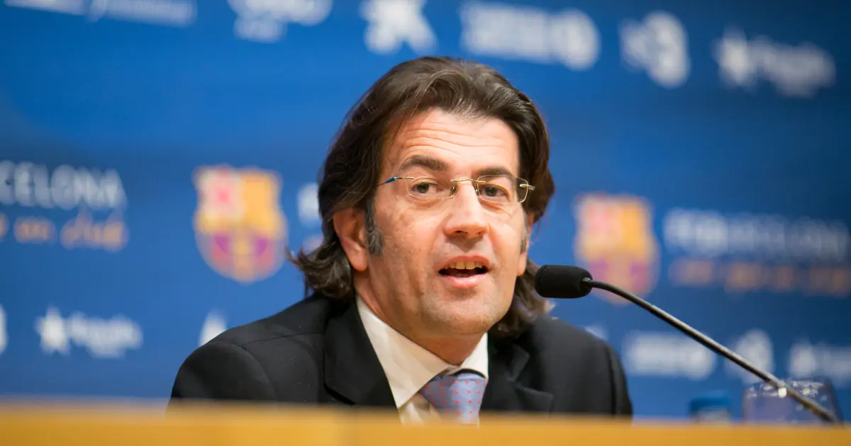 അൽവാരോ അർബെലോയെ റയൽ മാഡ്രിഡ് നിലനിർത്തണമെന്ന് ബാഴ്സലോണ ആരാധകനായ രാഷ്ട്രീയ നേതാവ്