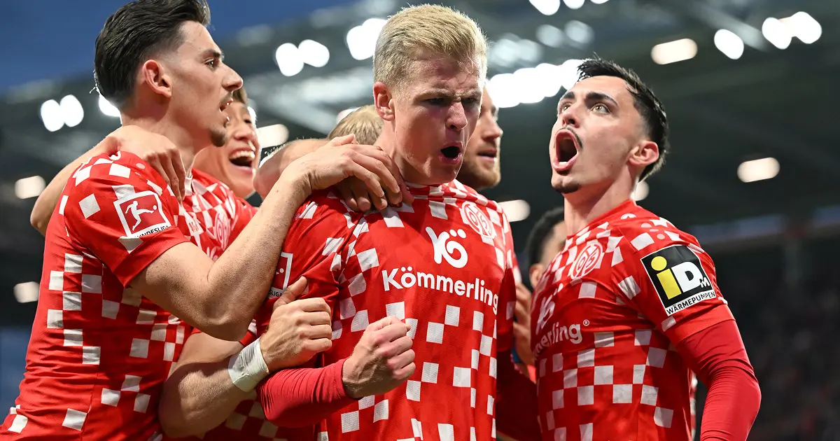 ബയേണിനെതിരെ തകർപ്പൻ പ്രകടനം: ബണ്ടെസ് ലീഗ ചരിത്രത്തിൽ ഇടംപിടിച്ച് മെയിൻസ്