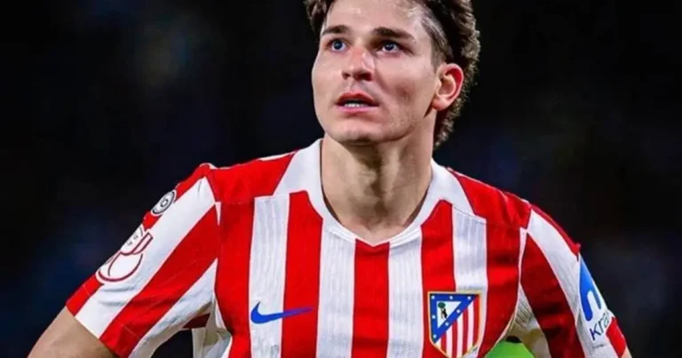 ബാഴ്‌സലോണയിലേക്കെന്ന വാർത്തകൾ നുണക്കഥകളെന്ന് ജൂലിയൻ അൽവാരസ്