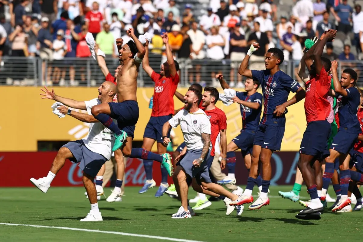 റയൽ മാഡ്രിഡിനെതിരെ ഗോൾ നേട്ടം ആഘോഷിക്കുന്ന പി.എസ്.ജി താരങ്ങൾ.