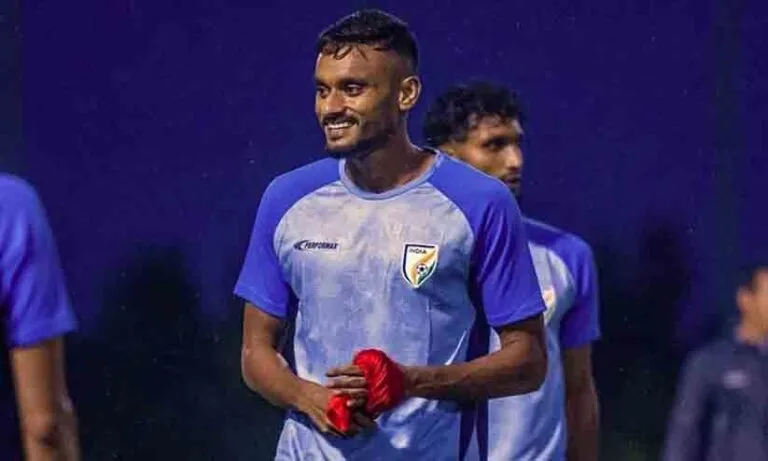 ഇന്ത്യക്കായി അരങ്ങേറാൻ മലപ്പുറത്തിന്റെ ഉവൈസ്; െപ്ലയിങ് ഇലവനിൽ ഇടം