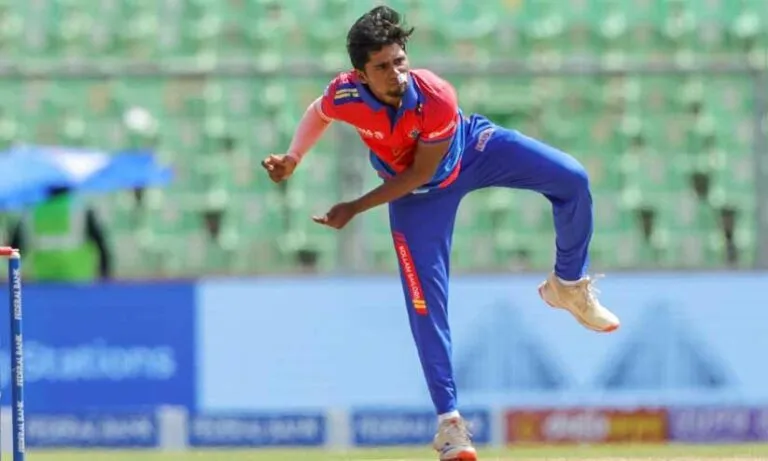 ഏഴ് വിക്കറ്റിന് തോറ്റ് ട്രിവാൻഡ്രം റോയൽസ്; സെമി കാണാതെ പുറത്ത്