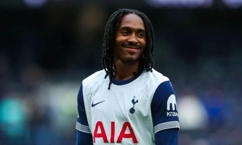 ചരിത്രത്തിലേക്ക് പന്തുതട്ടാൻ ജെഡ് സ്പെൻസ്! ഇംഗ്ലണ്ട് സീനിയർ ടീമിനുവേണ്ടി കളിക്കുന്ന ആദ്യ മുസ്ലിം ഫുട്ബാളറാകാൻ താരം