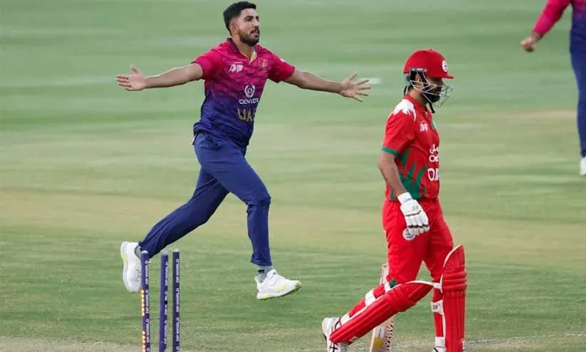 ഒമാനെ പുറത്താക്കി യു.എ.ഇ; ഒന്നാമനായി ഇന്ത്യ സൂപ്പർ ഫോറിൽ; പാകിസ്താന് ഇനി മരണപ്പോരാട്ടം