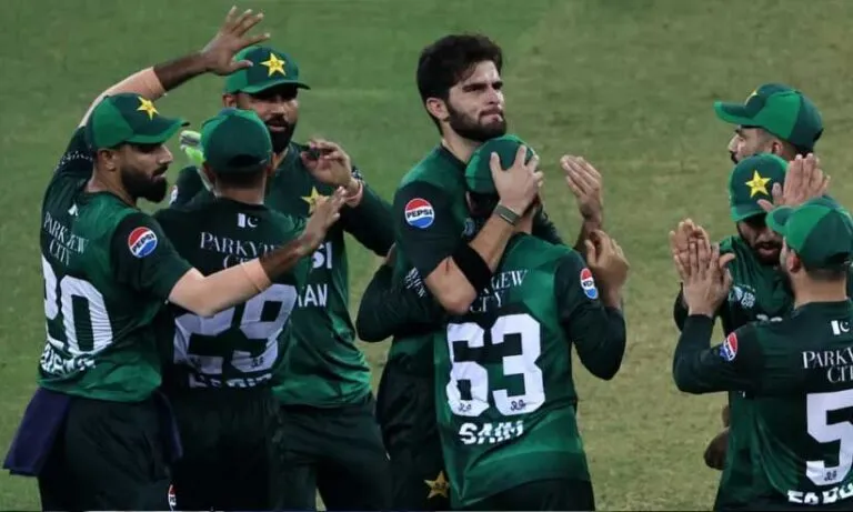 ബംഗ്ലാദേശിനെ തകർത്ത് പാകിസ്താൻ ഫൈനലിൽ