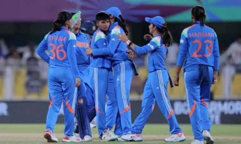 ദീപ്തിയുടെ ഓൾ റൗണ്ട് ഷോ! ജയിച്ചു തുടങ്ങി ഇന്ത്യ; വനിത ഏകദിന ലോകകപ്പിൽ ലങ്കയെ 59 റൺസിന് തകർത്തു