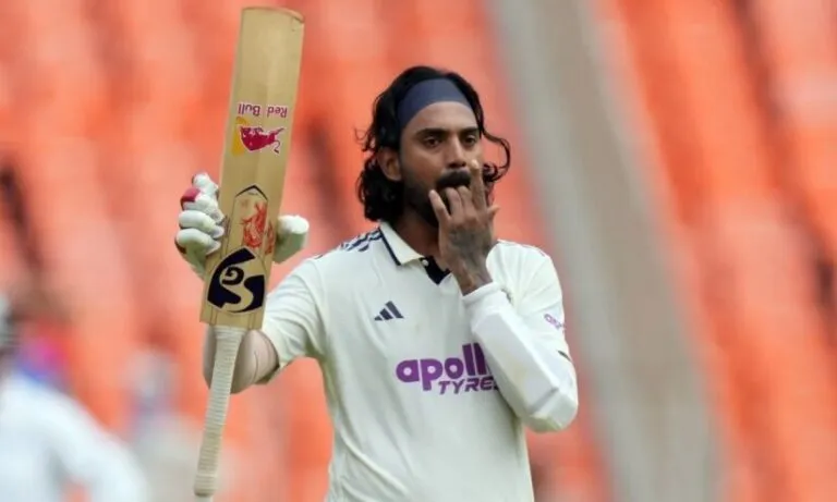 രാഹുലിന് സെഞ്ച്വറി, ഗില്ലിന് ഫിഫ്റ്റി; വിൻഡീസിനെതിരെ ഇന്ത്യക്ക് ലീഡ്, മികച്ച സ്കോറിലേക്ക്