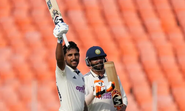 ട്രിപ്പിൾ! രാഹുലിനു പിന്നാലെ ജുറേലിനും ജദേജക്കും സെഞ്ച്വറി; വിൻഡീസിനെതിരെ ഇന്ത്യ വമ്പൻ ലീഡിലേക്ക്