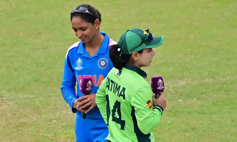 ക്യാപ്റ്റന്മാരുടെ ഹസ്തദാനമില്ല; ടോസ് നേടിയ പാകിസ്താൻ ഇന്ത്യയെ ബാറ്റിങ്ങിനു വിട്ടു