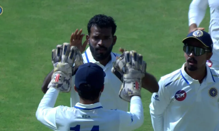 മഹാരാഷ്ട്ര 239ന് പുറത്ത്; നിധീഷിന് അഞ്ചു വിക്കറ്റ്; കേരളത്തിന്‍റെ രണ്ടു വിക്കറ്റുകൾ വീണു