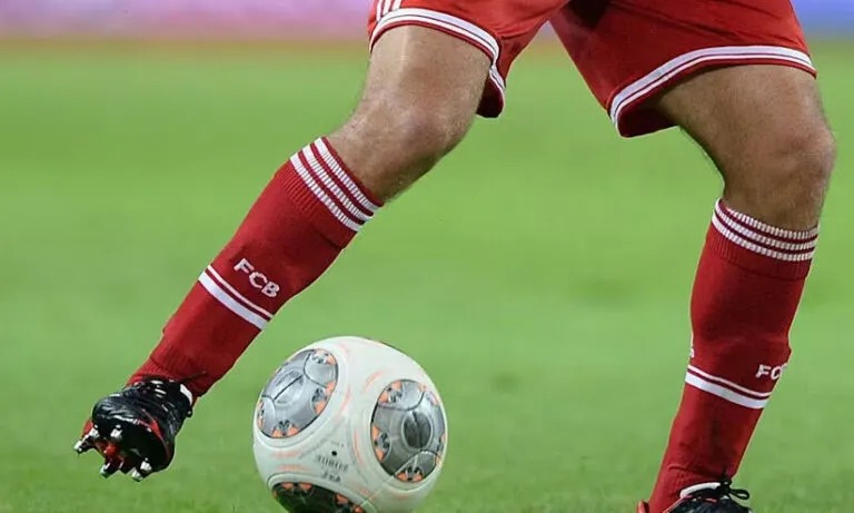 സീനിയര് ഫുട്ബാള്: മലപ്പുറത്തെ കീഴടക്കി തൃശൂര് സെമിയിൽ