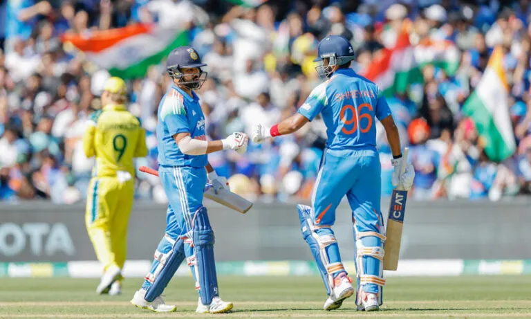 രക്ഷകരായി രോഹിതും ശ്രേയസും; ഓസീസിന് 265 റൺസ് ലക്ഷ്യം മുന്നോട്ടുവെച്ച് ഇന്ത്യ