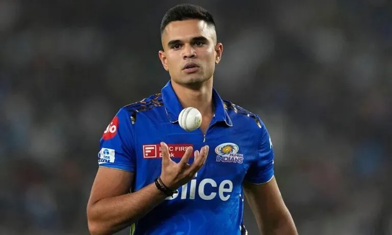 വരവറിയിച്ച് അർജുൻ തെണ്ടുൽക്കർ; മൂന്ന് വിക്കറ്റെടുത്ത് സയീദ് മുഷ്താഖലി ടൂർണമെന്റിൽ മികച്ച പ്രകടനം