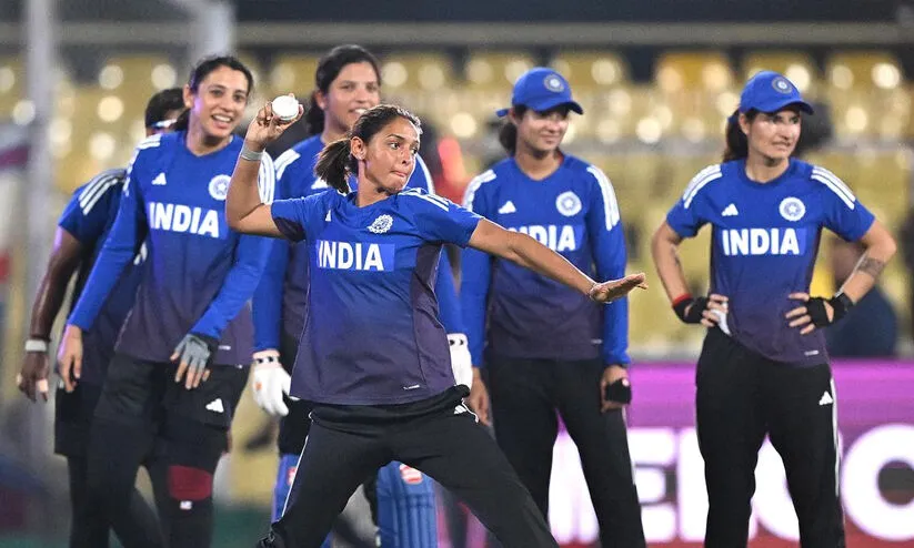 കാലത്തിന് കി​രീ​ട ദാ​ഹം; ഇ​നി​യി​ല്ല സ​റ​ണ്ട​ർ;
തെളിയട്ടെ ലോക നീലിമ