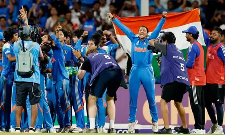 ലോകകപ്പ് നേടിയ ഇന്ത്യൻ വനിത ടീമിന് പ്രധാനമന്ത്രി വിരുന്നൊരുക്കും; ക്ഷണം ലഭിച്ചതായി ബി.സി.സി.ഐ