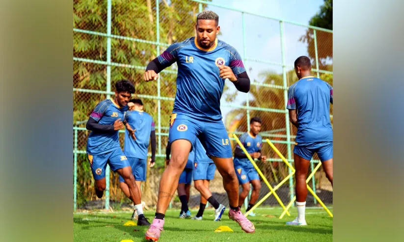 പുതിയ താരങ്ങളെത്തി; ജീവന്മരണ പോരാട്ടത്തിന് ഫോഴ്സ കൊച്ചി