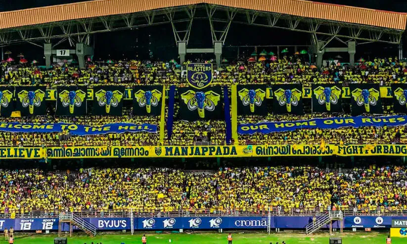 ഐ.എസ്.എൽ അനിശ്ചിതത്വം; പ്രതിഷേധക്കളം തീർത്ത് മഞ്ഞപ്പട