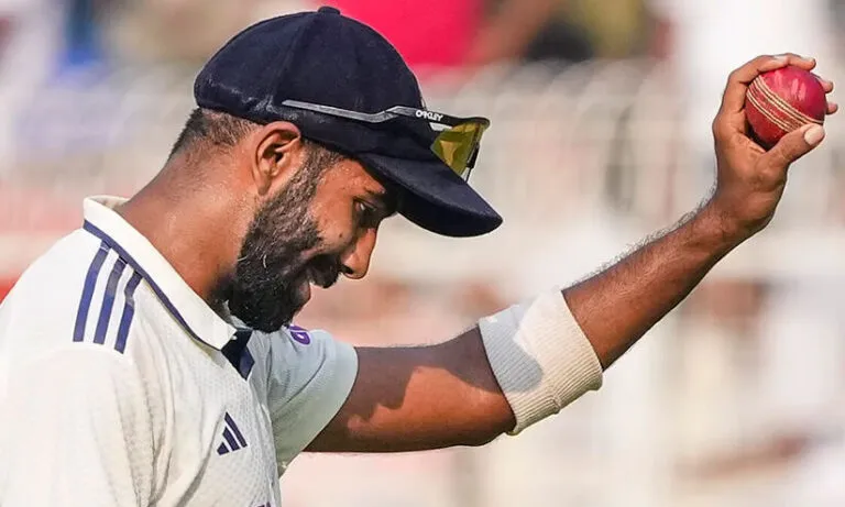 ചരിത്രം സൃഷ്ടിച്ച് ജസ്പ്രീത് ബുംറ, 93 വർഷത്തിനിടെ ആദ്യത്തെ ഇന്ത്യക്കാരൻ...