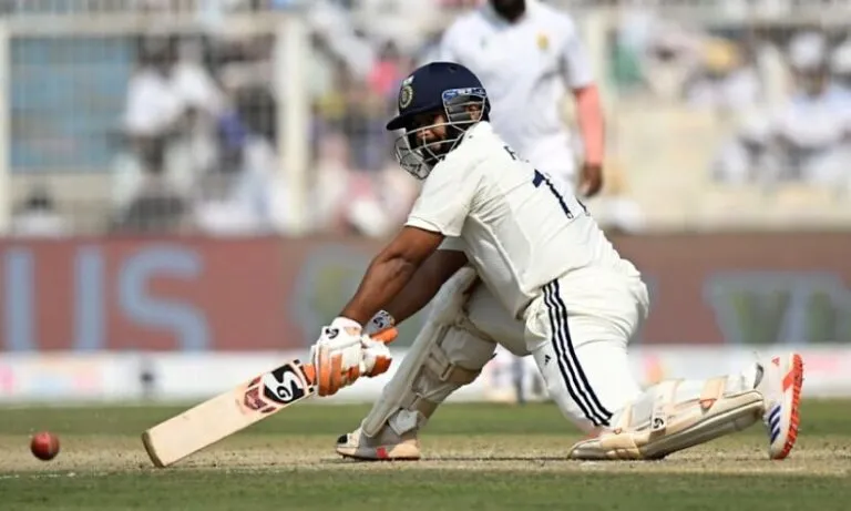 പ്രോട്ടീസിനെതിരെ ഇന്ത്യക്ക് ലീഡ്; ഗില്ലിന് പരിക്ക്, സിക്സടിയിൽ സെവാഗിനെ മറികടന്ന് പന്ത്