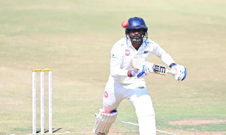 രണ്ട് റൺസകലെ അപരാജിതിന് സെഞ്ച്വറി നഷ്ടം; രഞ്ജിയിൽ കേരളത്തിന്റെ ചെറുത്തുനിൽപ്പ് അവസാനിച്ചു; ഒന്നാം ഇന്നിങ്സിൽ 281 റൺസിന് പുറത്ത്