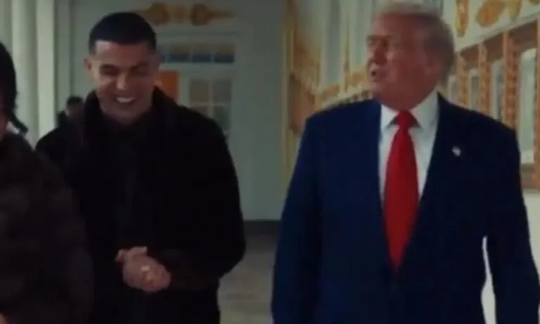 ‘രണ്ടു ഗോട്ടുകൾ, സി.ആർ7 x 45/47’: ക്രിസ്റ്റ്യാനോയും ട്രംപും തമ്മിലുള്ള കൂടിക്കാഴ്ചയുടെ വിഡിയോ പങ്കുവെച്ച് വൈറ്റ് ഹൗസ്