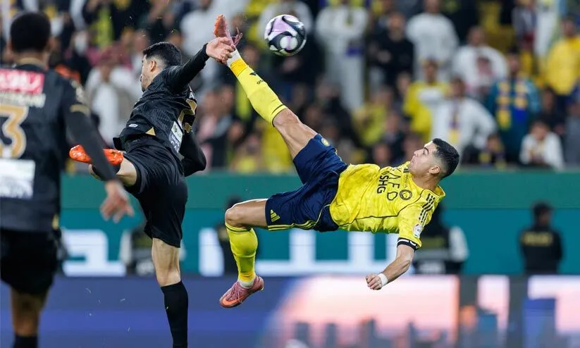 40 വയസ്സോ...​ ആർക്ക്..​?; പ്രായം വെറുമൊരു നമ്പറെന്ന് ക്രിസ്റ്റ്യാനോ; അൽ നസ്റിലും പിറന്നു ബൈസിക്കിൾ കിക് ഗോൾ