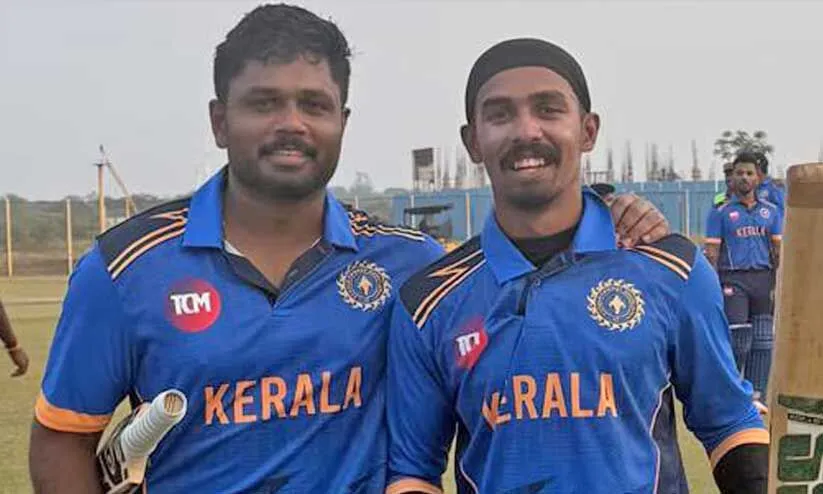 രോഹൻ (121*), സഞ്ജു (51*) വെടിക്കെട്ടിൽ കേരളം; പത്ത് വിക്കറ്റ് ജയത്തോടെ തുടക്കം