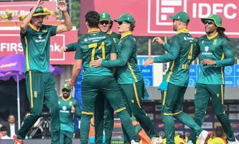 ദക്ഷിണാഫ്രിക്കക്ക് 350 റൺസ് വിജയലക്ഷ്യം