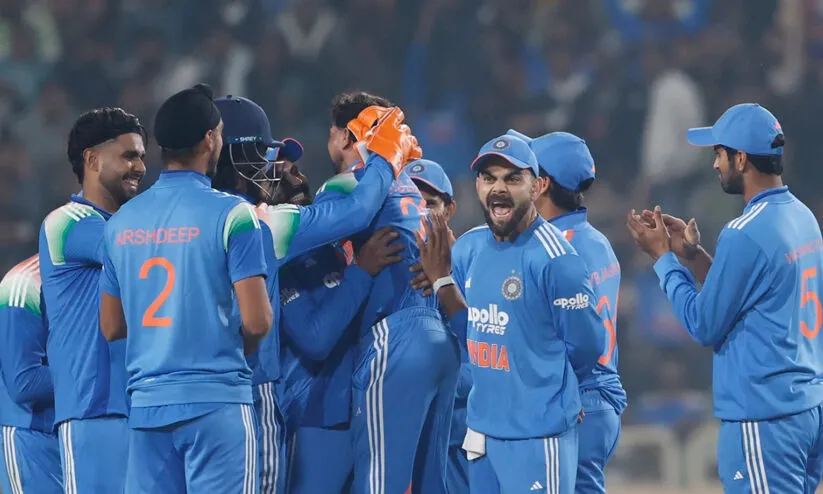 ആദ്യ ഏകദിനം 'റാഞ്ചി' ഇന്ത്യ; 17 റൺസ് ജയം, കോഹ്‌ലിക്ക് സെഞ്ച്വറി, കുൽദീപിന് നാല് വിക്കറ്റ്