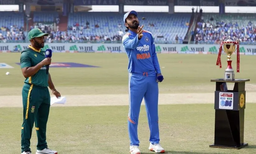 ഒടുവിൽ ടോസ് ഭാഗ്യം ഇന്ത്യക്കൊപ്പം, ആദ്യം ഫീൽഡ് ചെയ്യും; തിലക് വർമ പ്ലേയിങ് ഇലവനിൽ