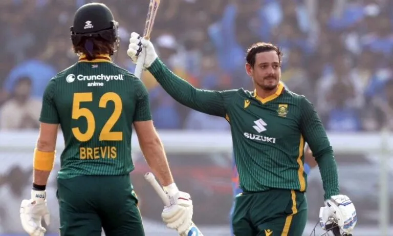 ഡികോക്കിന് സെഞ്ച്വറി, കുൽദീപിനും പ്രസിദ്ധിനും നാല് വിക്കറ്റ്; പ്രോട്ടീസ് 270ന് പുറത്ത്