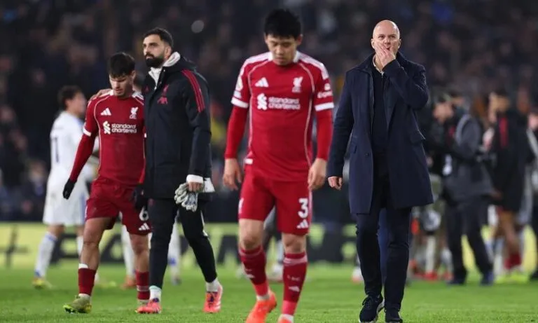 ലീഡ്സിൽ സമനില തെറ്റി ലിവർപൂൾ; പരീക്ഷണങ്ങൾ പാളി ​​കോച്ച് സ്ലോട്ട്; മൂന്ന് ഗോളടിച്ചിട്ടും സമനില