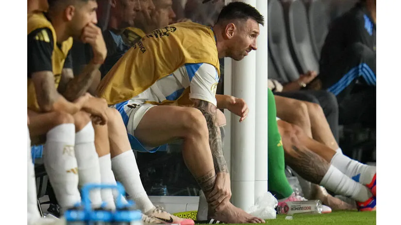 മെസ്സിയുടെ ഇടത്തേ കാലിന് 8,151 കോടി ഇൻഷൂറൻസ്; ഒരു നിബന്ധന പാലിച്ചില്ലെങ്കിൽ നഷ്ടമാകും