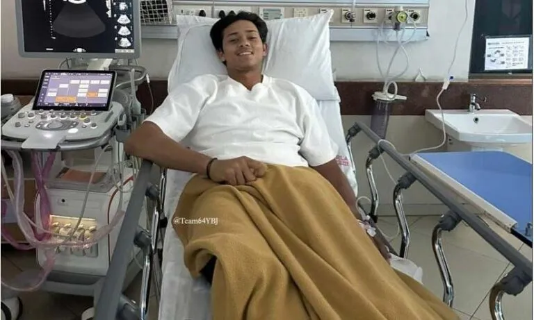 കളിക്കു പിന്നാലെ അസ്വസ്ഥത; യശസ്വി ജയ്സ്വാൾ ആശുപത്രിയിൽ