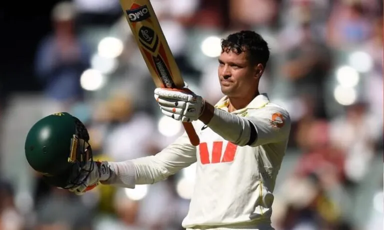 അലക്സ് ക്യാരിക്ക് സെഞ്ച്വറി, ഖവാജക്ക് ഹാഫ് സെഞ്ച്വറി; ഒന്നാംദിനം ഓസീസിന് എട്ട് വിക്കറ്റ് നഷ്ടം