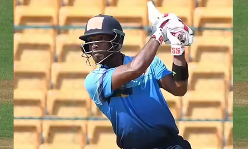 വിജയ് ഹസാരെ; വിഷ്ണു വിനോദിന് സെഞ്ച്വറി; കേരളം എട്ടിന് 348