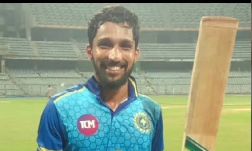 അസ്ഹറുദ്ദീനും അപരാജിതിനും അർധ സെഞ്ച്വറി; കർണാടകക്കു മുന്നിൽ 285 റൺസ് വിജയലക്ഷ്യമുയർത്തി കേരളം