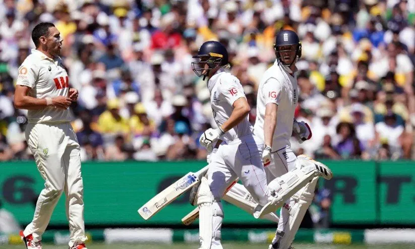 ആഷസിൽ മാനംകാത്ത് ഇംഗ്ലണ്ട്; മൂന്ന് തോൽവികൾക്കു ശേഷം ജയം, മെൽബണിൽ ഓസീസിനെ തകർത്തത് നാല് വിക്കറ്റിന്