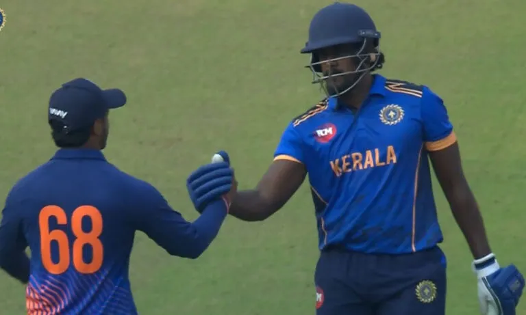 ബാറ്റിങ്ങിൽ പതറി കേരളം; ഷറഫുദ്ദീന്റെ ഒറ്റയാൻ പോരാട്ടം വിഫലം; വിജയ് ഹസാരെയിൽ മധ്യപ്രദേശിനെതിരെ തോൽവി