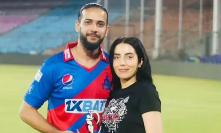 ‘അവൾ എന്റെ കുടുംബം തകർത്തു; ഭർത്താവിനെ അകറ്റി’; ​ക്രിക്കറ്റ് താരം ഇമാദ് വസിമിനെതിരെ ഭാര്യ; പാക് ​ക്രിക്കറ്റിനെ പിടിച്ചുലച്ച് വിവാഹ മോചന വിവാദം