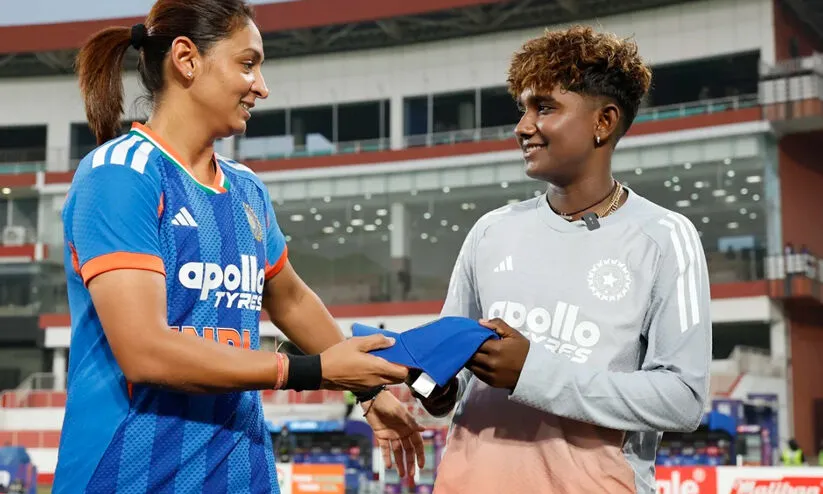 മന്ദാന പുറത്ത്, കൗമാരതാരം കമലിനിക്ക് ട്വന്‍റി20 അരങ്ങേറ്റം; ഇന്ത്യയെ ബാറ്റിങ്ങിന് വിട്ട് ശ്രീലങ്ക