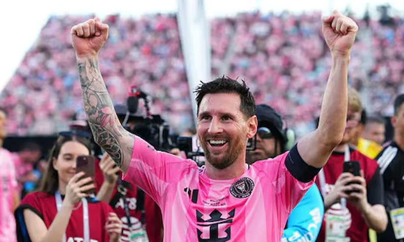 മെസ്സി ഇംഗ്ലീഷ് പ്രീമിയർ ലീഗിലേക്ക്..? ‘ബെക്കാം റൂൾ’ പിന്തുടർന്ന് കൂടുമാറ്റം