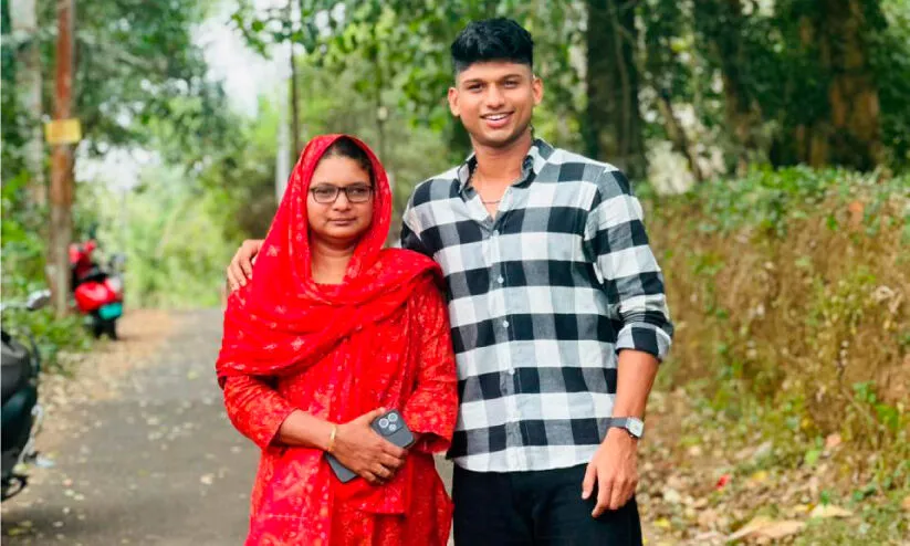 സന്തോഷ് ട്രോഫി; രണ്ടാംവർഷവും കേരള ടീമിൽ ഇടംപിടിച്ച് റിയാസ്