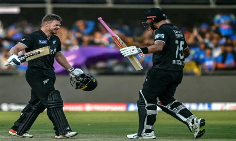 മിച്ചലിനും ഫിലിപ്സിനും സെഞ്ച്വറി; ഇന്ത്യക്ക് 338 റൺസ് വിജയലക്ഷ്യം