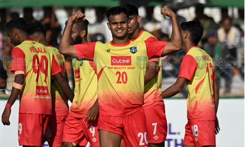 സന്തോഷ് ട്രോഫി: അസമിനെ തകർത്ത് കേരളം സെമിയിൽ