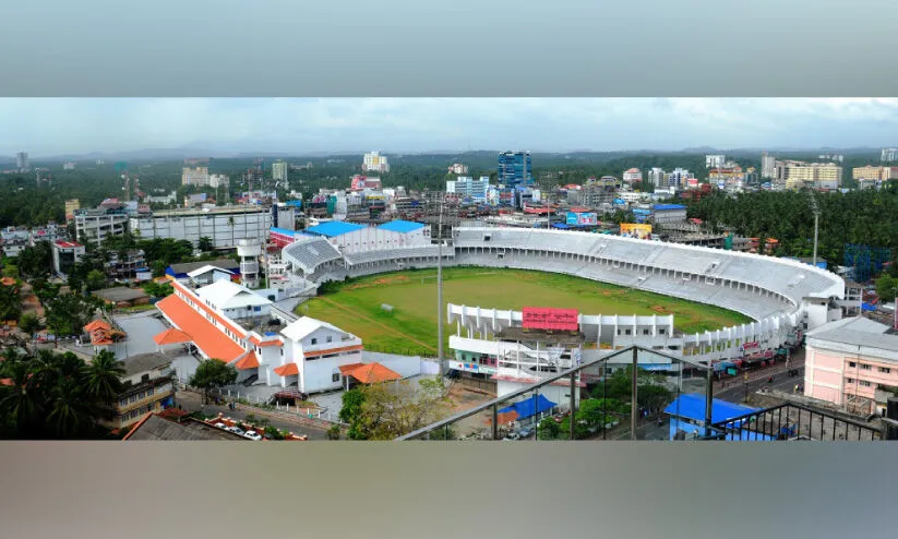 ഐ.എസ്.എൽ പടിവാതിൽക്കൽ; ഗ്രൗണ്ട് ലഭിക്കാതെ ബ്ലാസ്റ്റേഴ്സ്